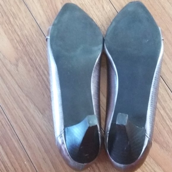 Alia | A hint of Metallic Silver-tone Gold Women's Pumps- Size 9 M - Picture 4 of 6